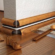 Installation von Fußleisten mit Kabelkanal: Schrittweise Arbeit, um dem Heimmaster zu helfen