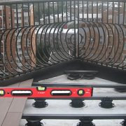 Aligner le sol d'un balcon: un aperçu des meilleures méthodes pour créer une surface plane