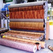 So wählen Sie das richtige Linoleum für die Verlegung auf einem warmen Boden: die Hauptkriterien