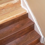 Escaleras laminadas: tecnología para la restauración de escaleras de hormigón y madera.