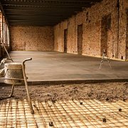 Estrich: Ein kurzes Schulungsprogramm auf dem Gerät verschiedener Arten von Estrichen zum Selbermachen