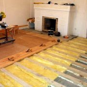 Insonorisation du sol dans l'appartement: sélection de matériaux + dispositif de plancher flottant