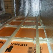 Isolation en mousse au sol sur le balcon et la loggia: caractéristiques de l'installation