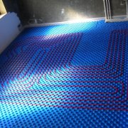 Aislamiento térmico para calefacción por suelo radiante: una descripción comparativa de los materiales de aislamiento.