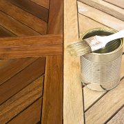 Teintures pour parquet: revue des compositions pour teinter parquet et bois massif