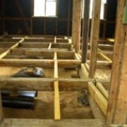 Cómo hacer un piso en un baño con drenaje de agua: análisis de 2 opciones para diseños clásicos