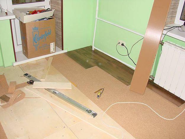 Pose de stratifié sur linoléum: utilisez du vieux linoléum comme substrat