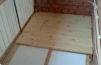 Polyfoam comme chauffage au sol sur le balcon Polystyrène expansé