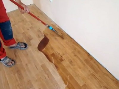 Application d'huile Application d'huile