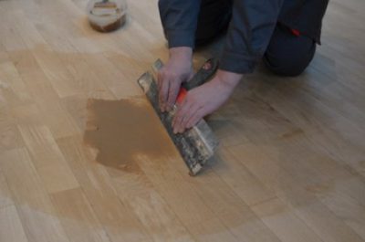 Mastic à plancher de bois franc Mastic à plancher de bois franc