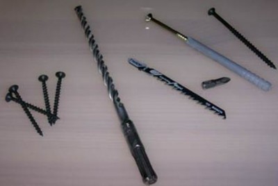 Outils nécessaires pour créer un plancher en contreplaqué sur des bûches Revêtement de sol en contreplaqué sur rondins - outils nécessaires