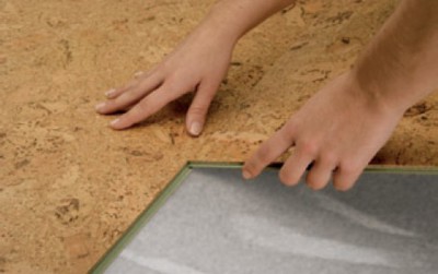 Le revêtement de sol en liège est facile à installer Le revêtement de sol en liège est facile à installer