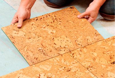 Revêtement de sol en liège Pose de liège dans la cuisine
