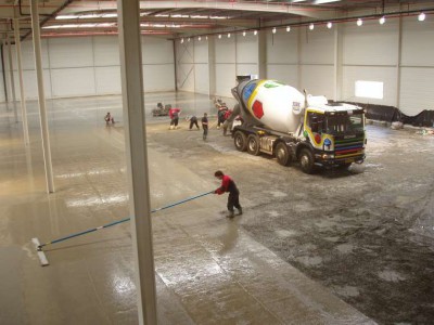 Le dispositif des sols industriels en béton dans la pratique C'est ainsi que les sols en béton industriels sont construits