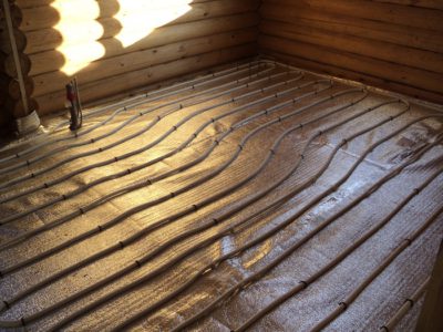 Pose de tuyaux avec un serpent Pose de tuyaux avec un serpent