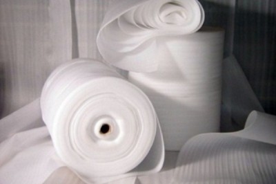 Le pénoizol ne peut pas être déposé sous le linoléum Ne placez pas le pénoizol sous le linoléum