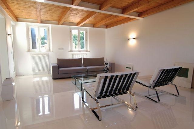 Planchers autonivelants dans l'appartement: technologie de coulée + exemples d'ornements