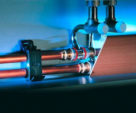 Apprendre à faire une plinthe chaude ou comment organiser un système de chauffage européen?