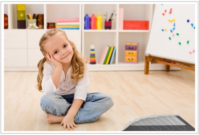 Chambre de bébé avec sol stratifié Chambre de bébé avec sol stratifié