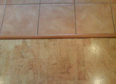 Dans quelle séquence effectuer l'assemblage des carreaux et du stratifié?