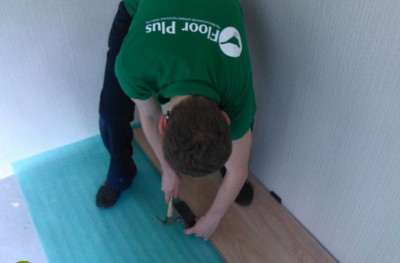 Le substrat atténuera dans une certaine mesure les irrégularités de la base Le substrat atténue dans une certaine mesure les irrégularités de la base.