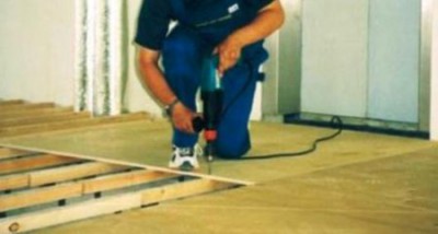 Comment fixer les dalles de bois - avec des clous ou des vis autotaraudeuses?