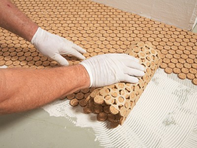 La colle pour la pose du liège doit nécessiter des conditions particulières lors de l'utilisation La colle pour la pose du liège doit nécessiter des conditions particulières lors de l'utilisation