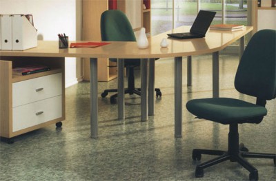 Le linoléum commercial homogène conserve une apparence parfaite même après des années de fonctionnement Le linoléum commercial homogène conserve une apparence parfaite même après des années de fonctionnement