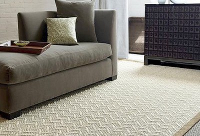 Le revêtement en sisal est étonnamment polyvalent: il convient aussi bien à un intérieur moderne qu'à un style rétro Le revêtement en sisal est étonnamment polyvalent: il convient aussi bien à un intérieur moderne qu'à un style rétro