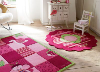 Tapis pratiques pour une chambre d'enfant agréables aux couleurs vives Tapis pratiques pour une chambre d'enfant agréables aux couleurs vives