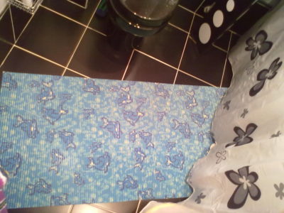 L'âge des tapis en PVC est court, mais leur coût est faible L'âge des tapis en PVC est court, mais leur coût est faible