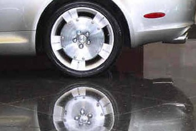 Comment réparer le sol de tuiles de laitier?