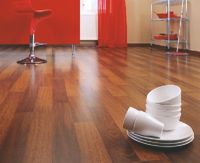 Le stratifié est presque impossible à distinguer du parquet naturel Le stratifié est presque impossible à distinguer du parquet naturel