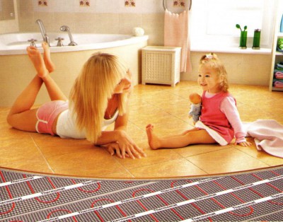 Chauffage au sol dans la salle de bain Chauffage au sol dans la salle de bain