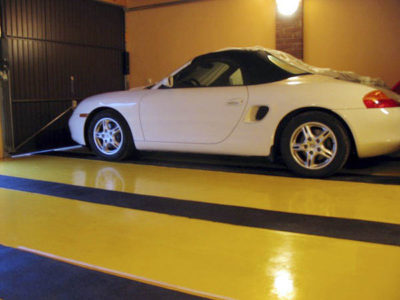 Plancher en vrac dans le garage Plancher en vrac dans le garage
