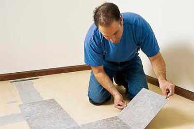 Pose de carreaux de vinyle de quartz Pose de carreaux de vinyle de quartz