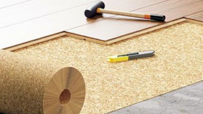 Le support en liège compense parfaitement les sols inégaux Le support en liège compense parfaitement les sols inégaux