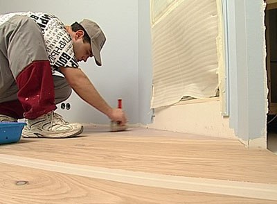 Pose de linoléum sur un plancher en bois Pose de linoléum sur un plancher en bois