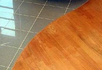 Quoi de mieux à mettre en cuisine: carreaux de céramique ou linoléum?