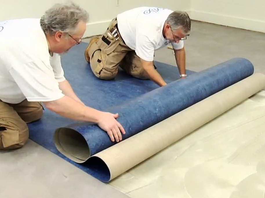 Comment et comment coller le linoléum au sol en béton: analyse de la technologie du travail et des adhésifs