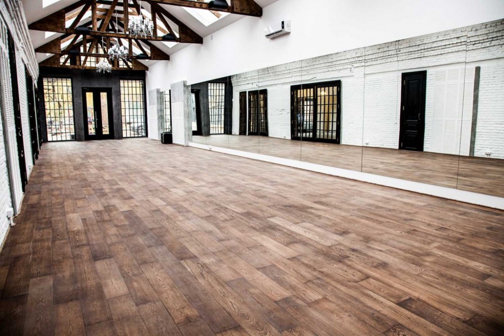 Quel stratifié choisir pour un studio de danse