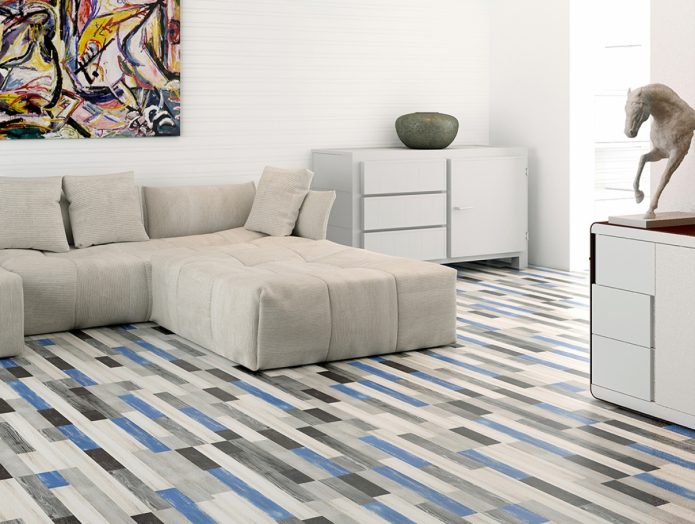 Stratifié quatre couleurs dans le salon