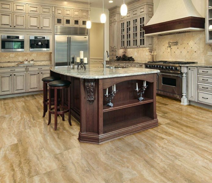 Cuisine marron spacieuse