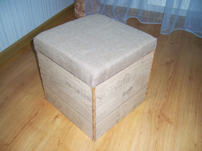 Tabouret rembourré laminé