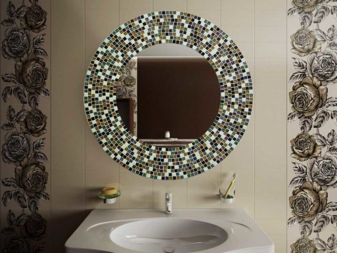 Miroir décoré de mosaïque