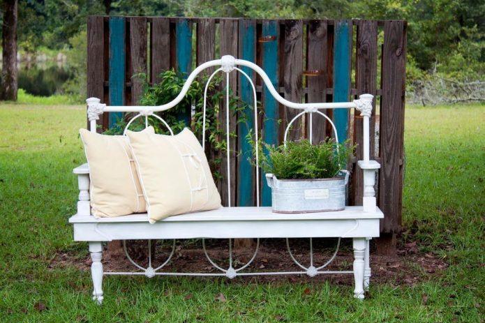 Banc de certaines parties du lit