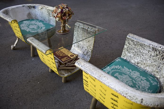 Fauteuils et table basse