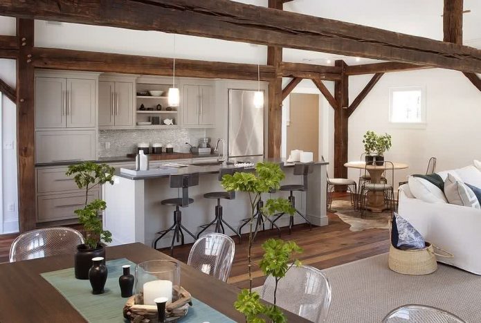 Poutres de plafond à l'intérieur