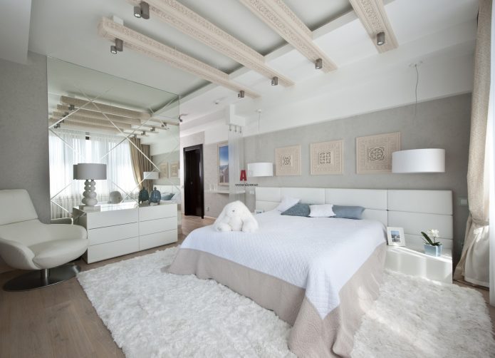 Poutres de plafond à l'intérieur