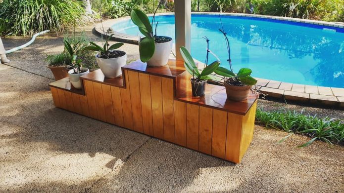 Support à fleurs en bois